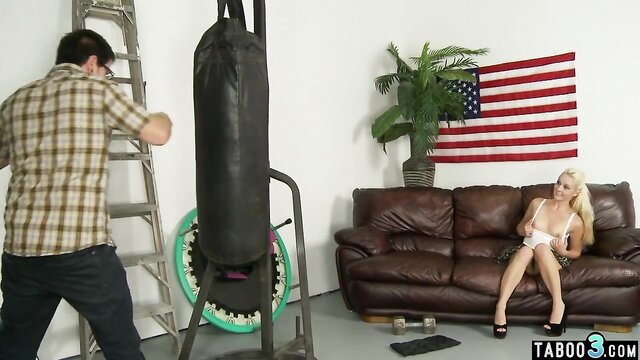 Sloppy - strength of bro makes stepsisters wet