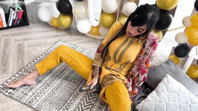 bhabhi indian big boobs, alone, big tits aunty - aaliyah yasin desi aunty