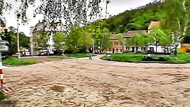 czech teen shows pussy : Public Invasion