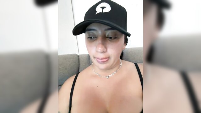 Hannahoff - hannahoff small tits stripshow
