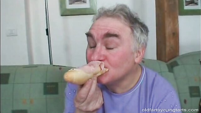 old man and veronika intimacy : Pack of Porn