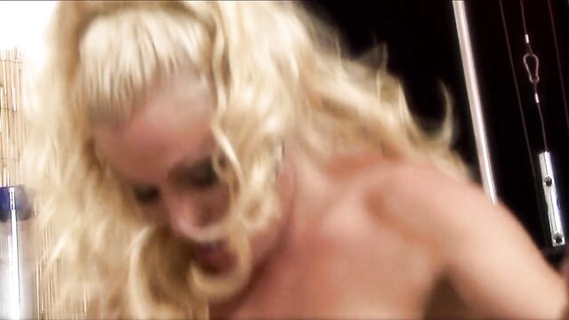 hot blonde babe fucks hard : FapTube Premium