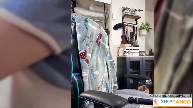 housewife, roleplay, real amateur - exhibitionist cam show