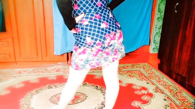 Crossdresser Kitty - femboy hair play teaser