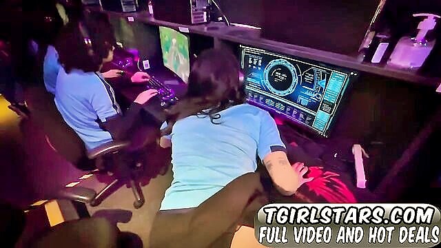 hardcore, blowjobs, bareback - gamer girl avery lust