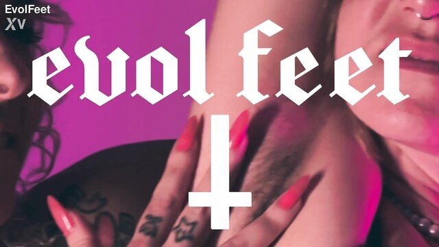 Marilou, Srta Jesus - hairy armpit foot fetish
