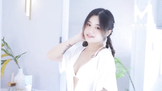 sensual massage with hot stepmom : Groovy Amateurs