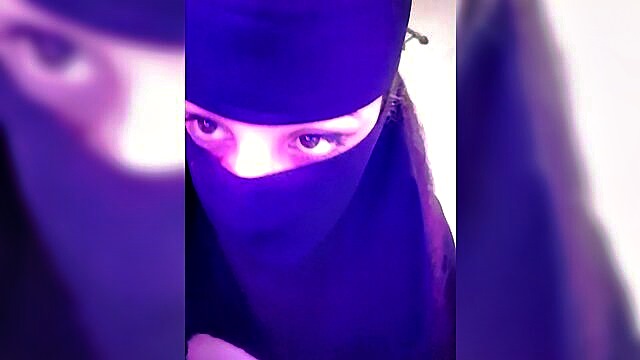 _arabica_ - topless arab sex