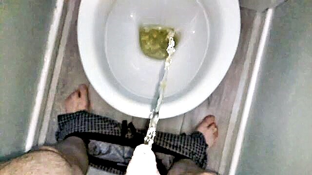 daddy pee urine, daddy pissing, pissing - daddy peeing slow motion