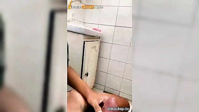 teen, mandi - bathroom sex with step sister