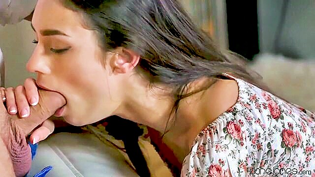 Arwen Gold, Michael Fly - hairy pussy blowjob