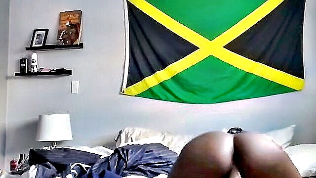 big cock, babes, amateur - babe got her thing thingin