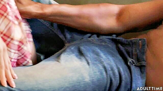 Isiah Maxwell, Little Puck - little puck tight pussy