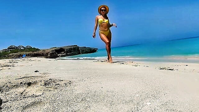 blonde, big ass, amateur - cuba naked swimming