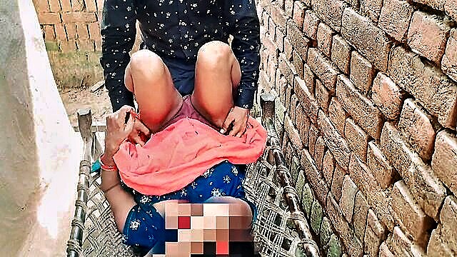 indian slut gets banged outdoors : Trilokinath