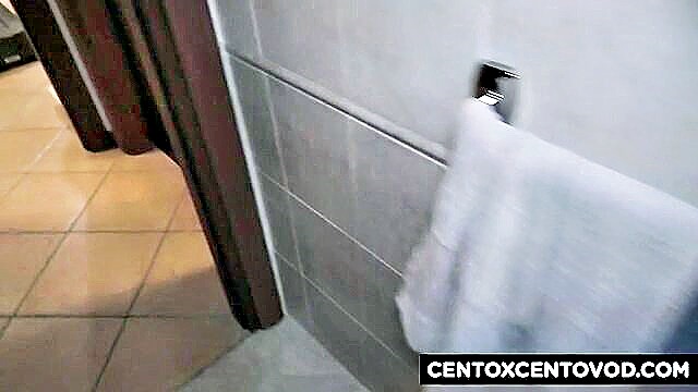 centoxcento, eating ass, doppia penetrazione - my gorgeous friend zoe italian porn
