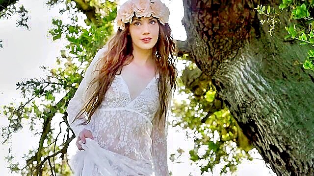 Elena Koshka, pornstar - hot elena koshka outdoor solo