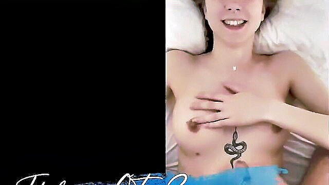 scopata, pompino, pompino onlyfans - amico in bagno pompino