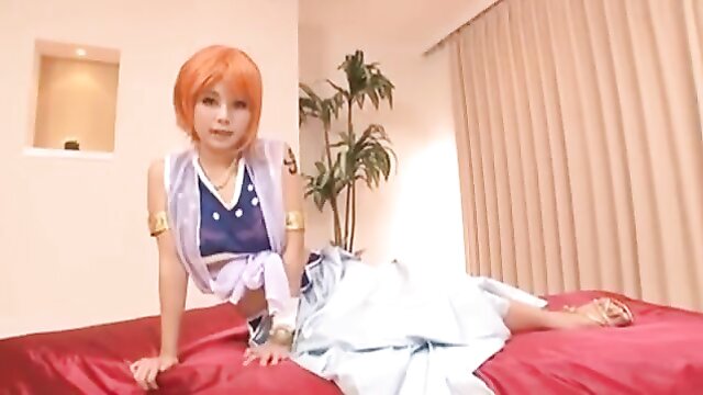 namis oral skills and handjob in this hot video : cosplay