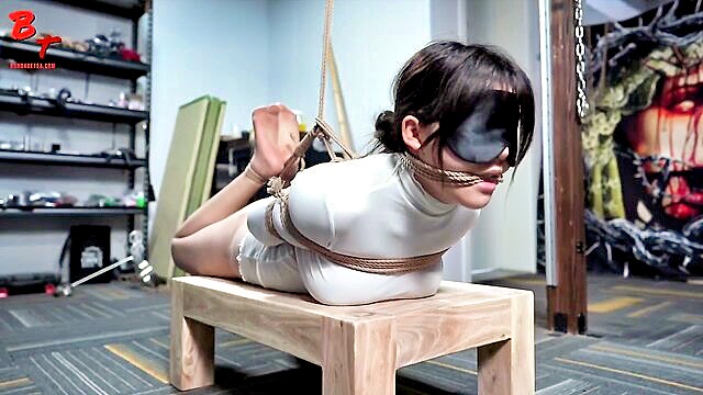 bondage, amateur, asian - amateur japanese customer indulges in foot fetish and bdsm teas for bosss pleasure