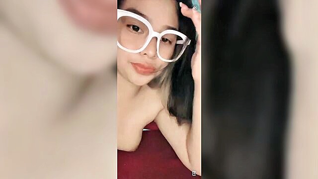 asian, amateur, big ass - amateur japanese teen shows off her big ass in solo shot