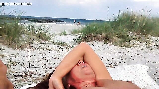 nude solo pleasure on the beach : lelah_muller