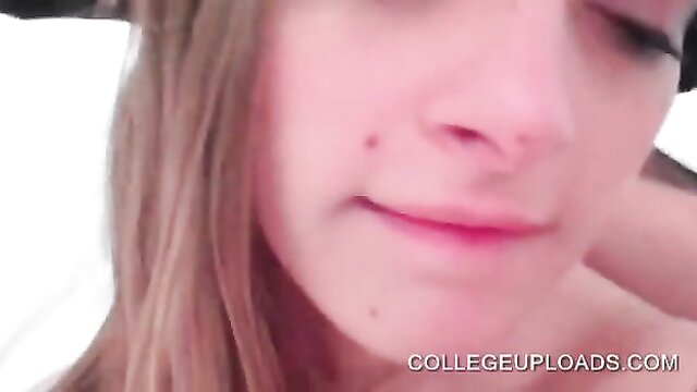 teenage girl sucks dick and gets fucked from behind in amateur video : Milf6Clips