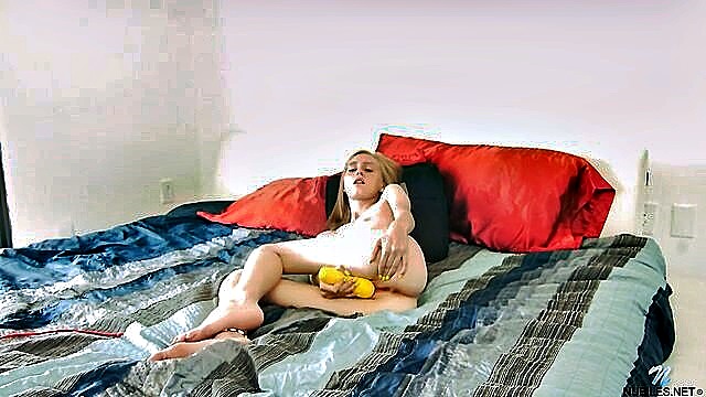 Alicia Williams - alicia williams cumming for toys kendra08