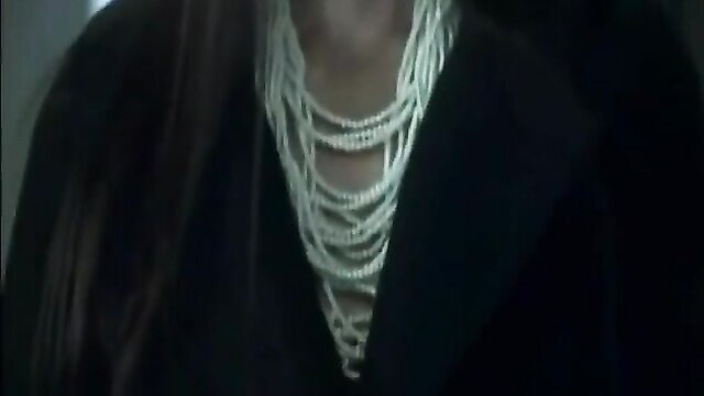 experience the hottest labias and tits in this series : kenya31